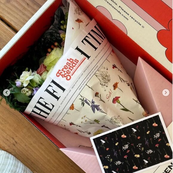 Lisa Says Gah Rose Mini Skirt in Milk Bouquet - Picture 6 of 16